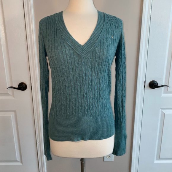 - American Eagle cable sweater L EUC - Picture 1 of 3